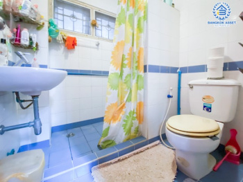 *****บ้านเดี่ยวมือสอง นนทบุรี ม.รติรมย์2 กาญจนาภิเษก เนื้อที่กว้าง 60 ตร.ว. มาพร้อมฟังก์ชัน 3 ห้องนอน 2 ห้องน้ำ 2 ที่จอดรถ ภายในกว้างขวาง พร้อมลากกระเป๋าเข้าอยู่ได้ทันที! ตั้งบนทำเลดี เดินทางสะดวก เชื่อมต่อถนนกาญจนาภิเษก ,ถนนราชพฤกษ์ ,ถนนนครอินทร์ และใกล้ทางด่วน "ศรีรัช" จองเลย!